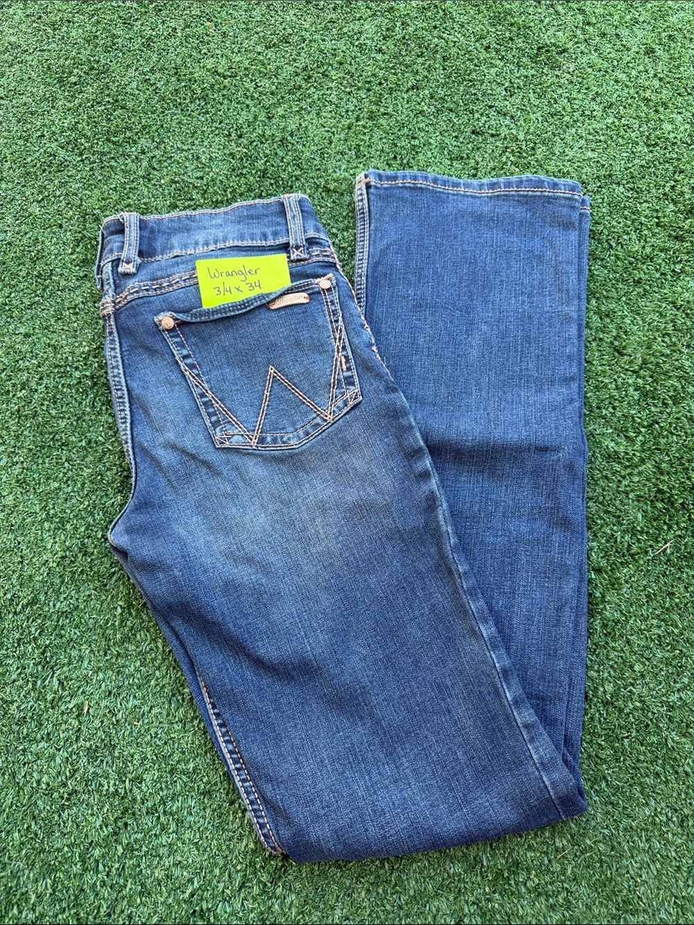 Wrangler Women's Medium Blue Straight-Leg Jeans